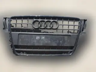 Решетка за Audi A5 8T 2.7TDI