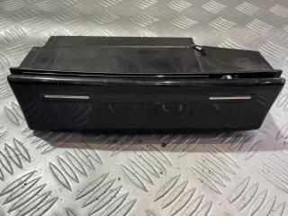 Преден пепелник за Ауди А8 Д3 / Audi A8 D3 4.2 i 335к.с.