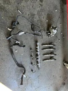Помпа/дюзи/рейл бмв 2.0д 190 б47д20а ( pompa/diuzi/reil bmw 2.0d 190 )