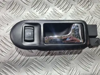 Предна дясна вътрешна дръжка за VW Passat B5 2.5 TDI
