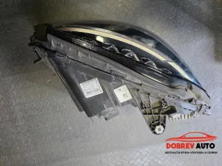 Фар (десен) за Mercedes C Class W205 — снимка 2