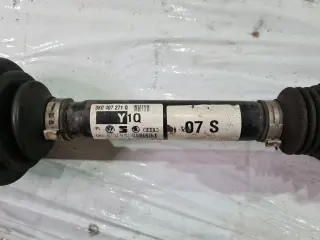 Дясна полуоска за Ауди А4 Б8 / Audi A4 B8 2.0 TDI комби — снимка 2