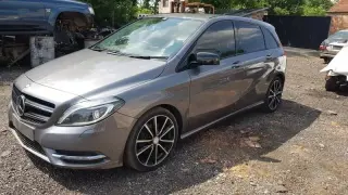 Mercedes B200 W246 AMG Мерцедес Б класа АМГ на части 2015година — снимка 2