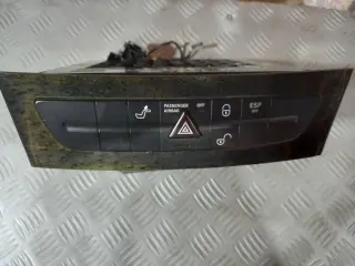CD Changer за Mercedes E Class W 211 - зелен